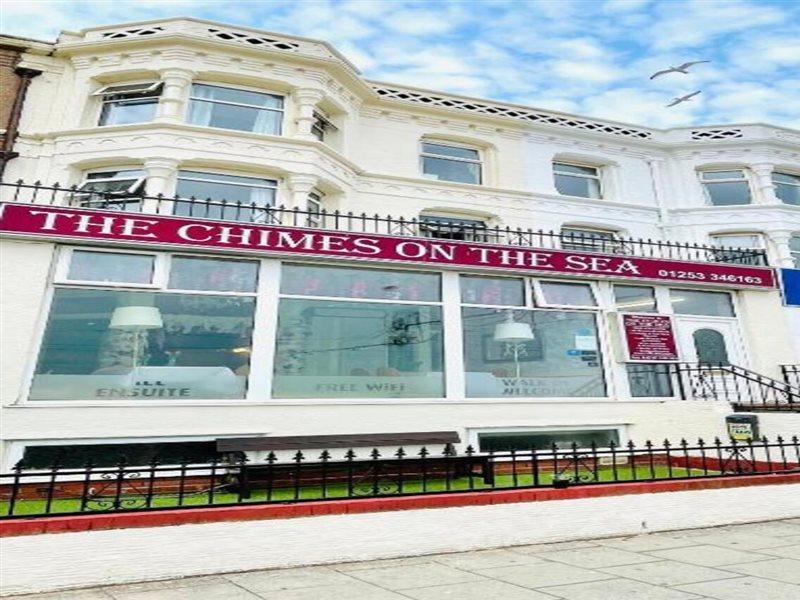 Bed and Breakfast The Chimes On The Sea Blackpool Exterior foto